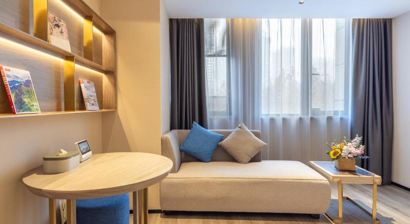 Atour X Hotel Wuhan High-Speed Railway Station West Square - image 45