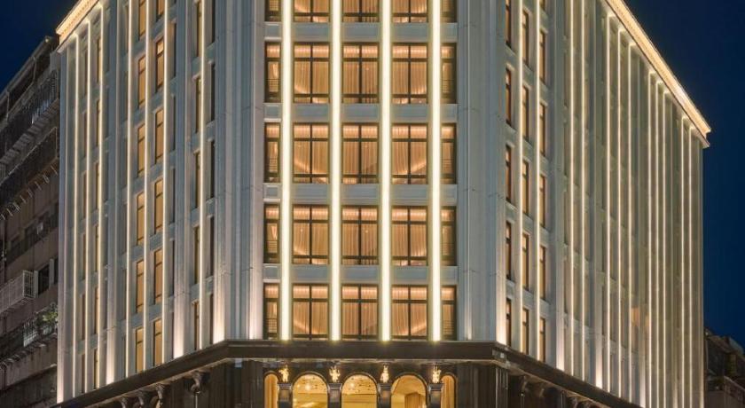OKU Hotel Taichung - image 3