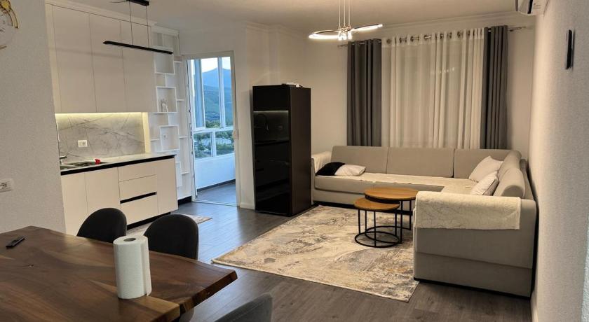 Golden Stay Apartment