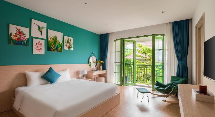 Căn Hộ Nhìn Ra Vườn (Apartment with Garden View)