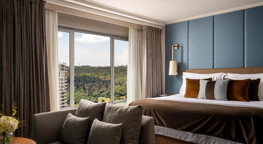 Image of Monsanto Suite 1