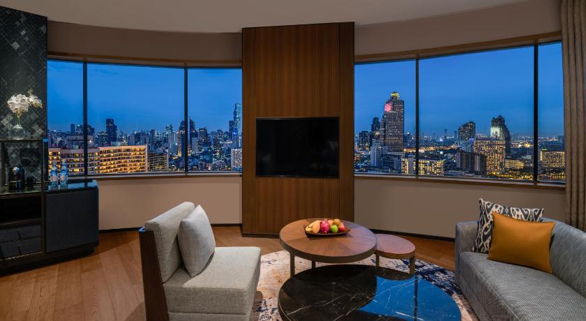 Imatge de Panoramic Executive Suite with Lounge Access 1