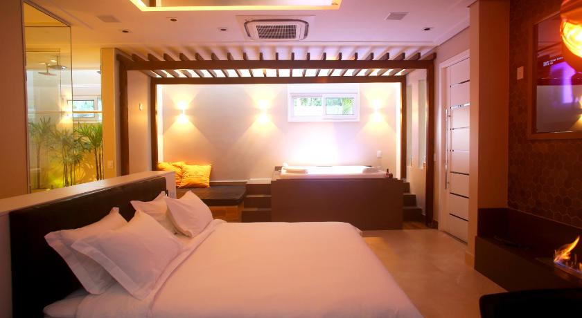 Image of Suite with Private Pool 1