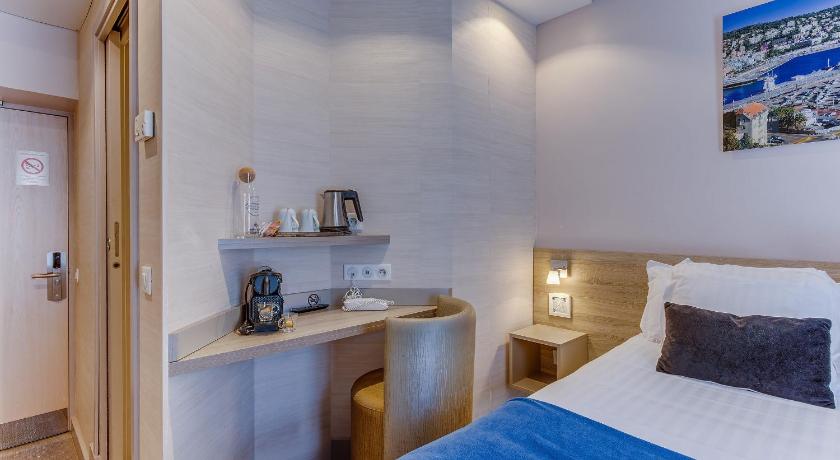 Superior kétszemélyes ággyal vagy 2 külön ággyal (Superior Double or Twin Room) fotója 15