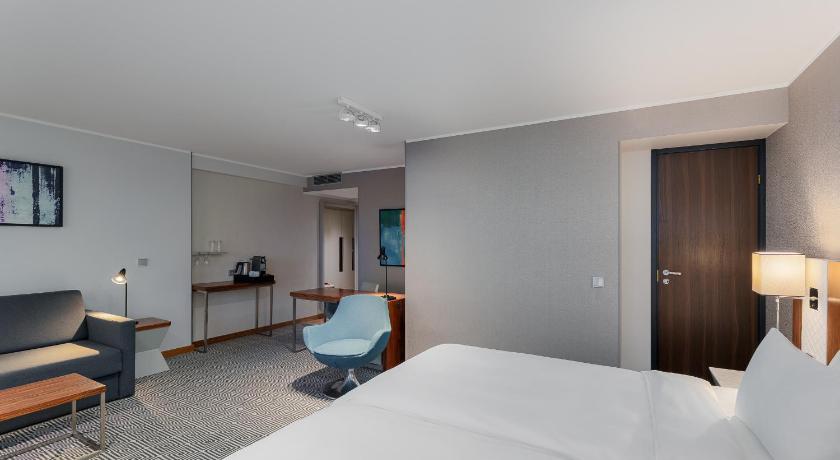 Image of Family Room 6