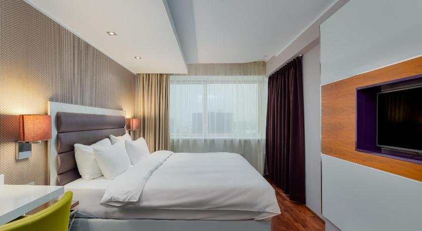 Image of Superior Room with View 4