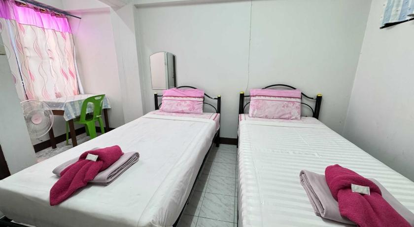 Image of Standard Twin 3