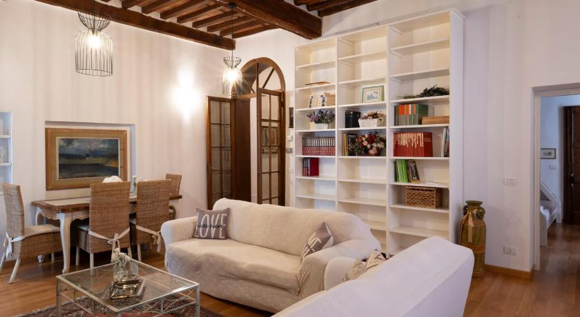 La Piccola Atene Agorà Centro Storico Pietrasanta