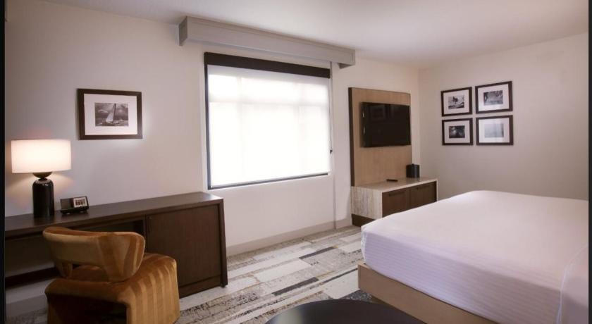 Image of Premier Corner King 8
