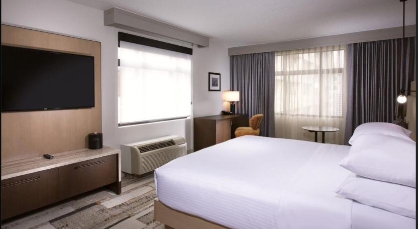 Image of Signature Corner King 3