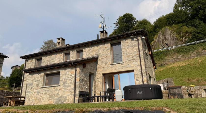 Arzo Mountain Chalet
