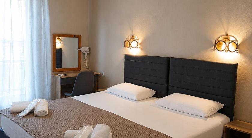 Image of Deluxe Double Room with Balcony 0