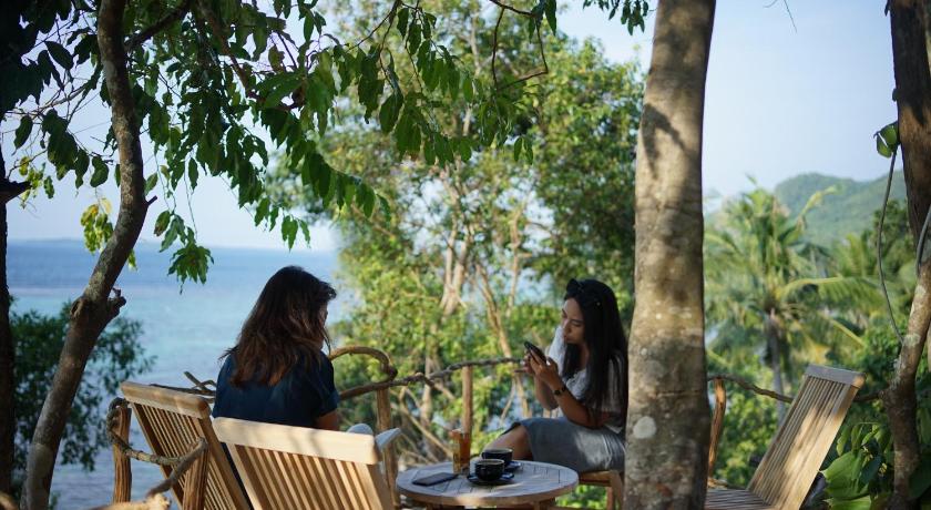 Tampilan Swastamita glamping & coffee