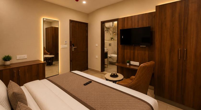 Shared lounge/TV area