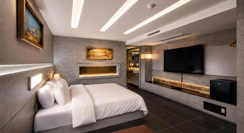 Image of Luxury Double Room with Spa Bath Breakfast Included 1
