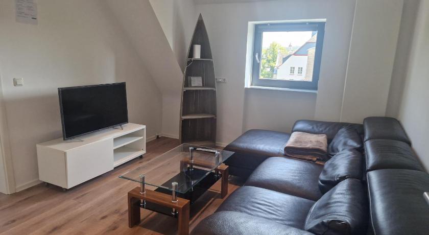Moderne Top-Wohnung Zentral, nahe Kinderklinik mit Parkplatz