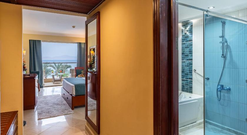 Image of Deluxe Sea View Double Room 6