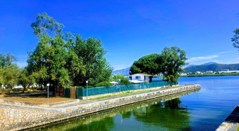 Graziosa villetta tra mare e lago