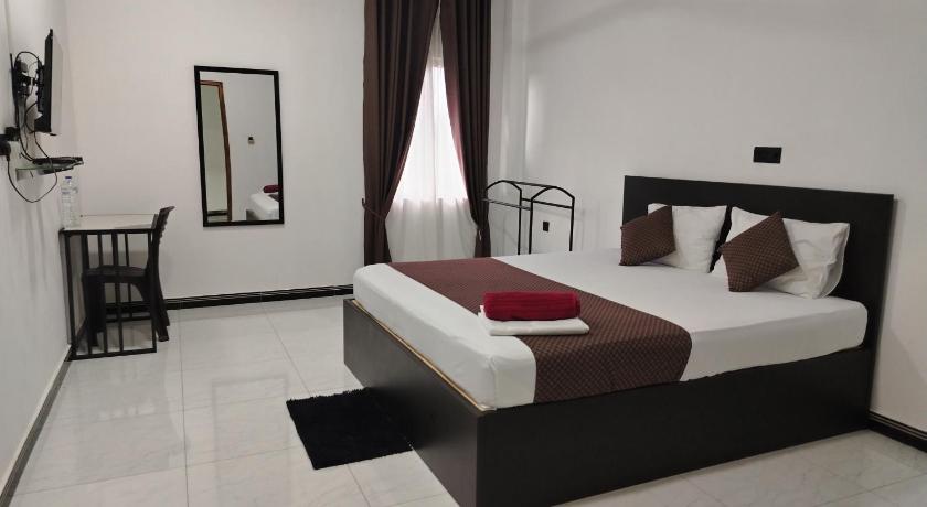 SSS Hotel - image 3