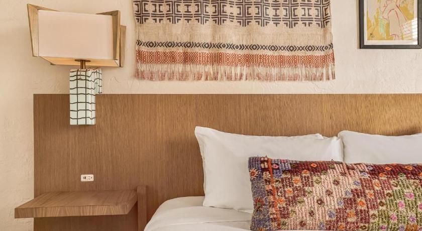 Image of Premium Family Room 7
