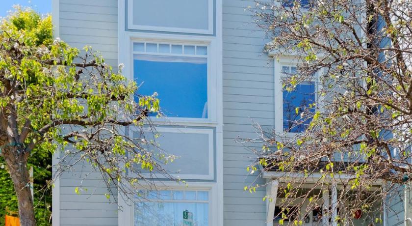 THE GABLES INN - SAUSALITO - BED AND BREAKFAST photo