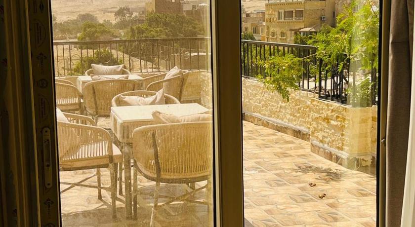 Pyramids View Hotel - image 4