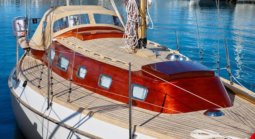Garuda yacht