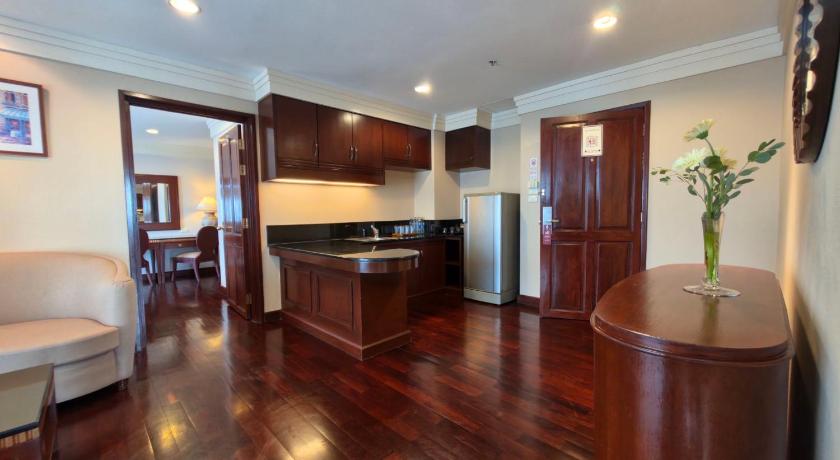 Image of Three Bedroom Suite 11