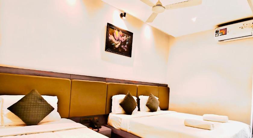 HOTEL EMORA KEYS 500 Mtrs From Madikeri Fort - image 50
