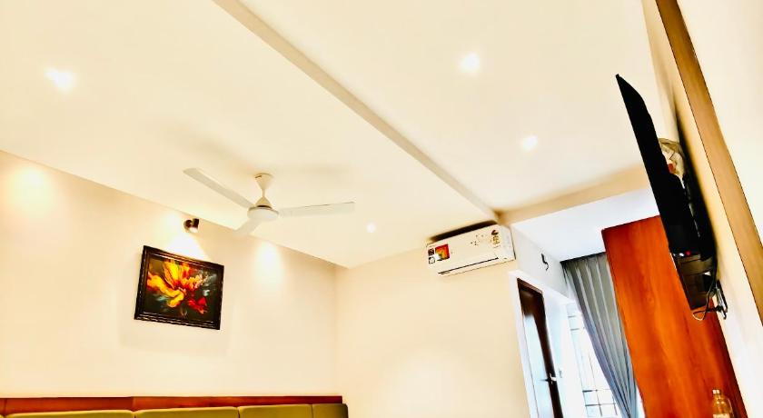 HOTEL EMORA KEYS 500 Mtrs From Madikeri Fort - image 41