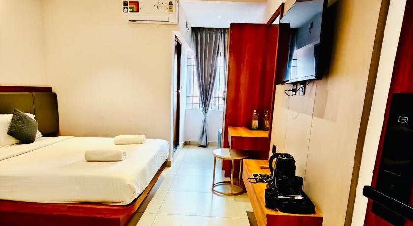 HOTEL EMORA KEYS 500 Mtrs From Madikeri Fort - image 43