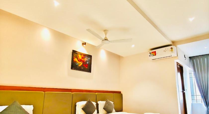 HOTEL EMORA KEYS 500 Mtrs From Madikeri Fort - image 42