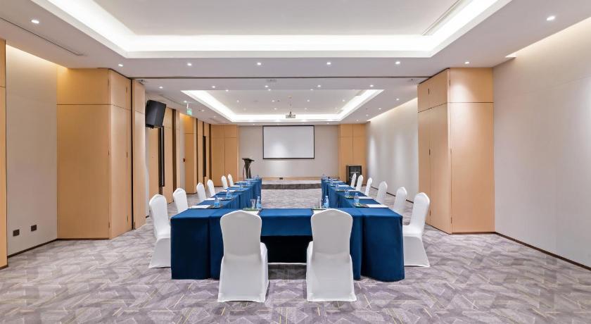 Holiday Inn Chongqing Guanyinqiao By IHG - image 22