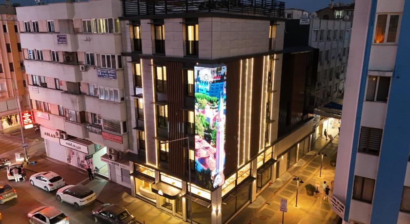 The Rizon Hotel - image 12