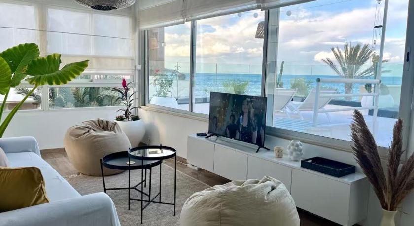 Beachfront studio with terrace 2min from rabat