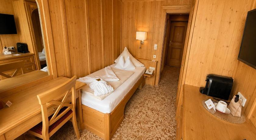 Image of Standard Single Room 4