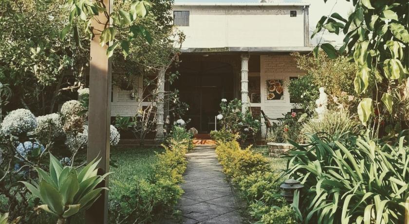 GuacamayaGuestHouse