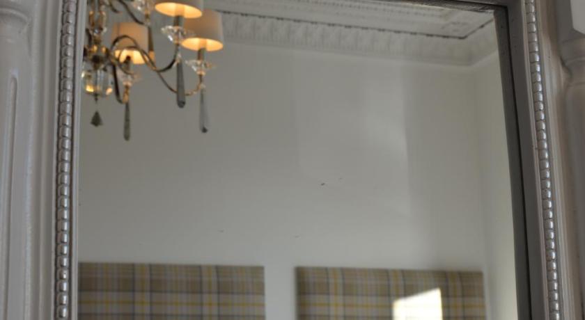Luksusa četrvietīgs numurs (Deluxe Quadruple Room) attēls 7