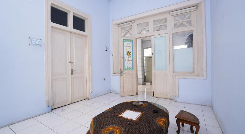 RedDoorz near Stasiun Lawang - image 9