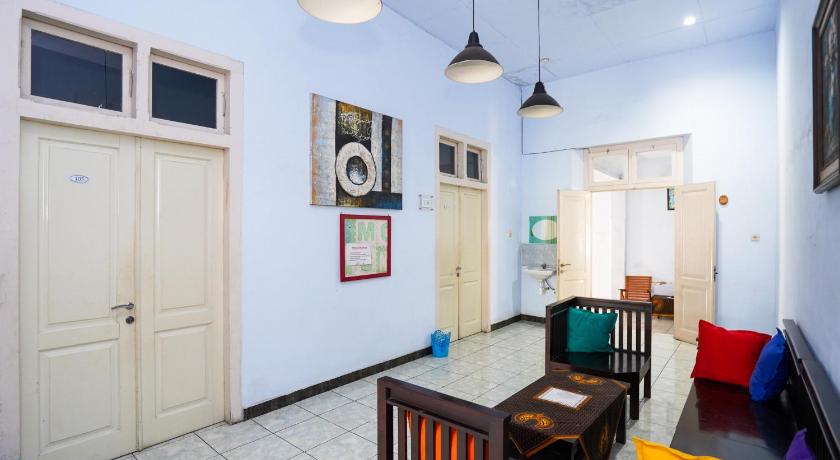 RedDoorz near Stasiun Lawang - image 20