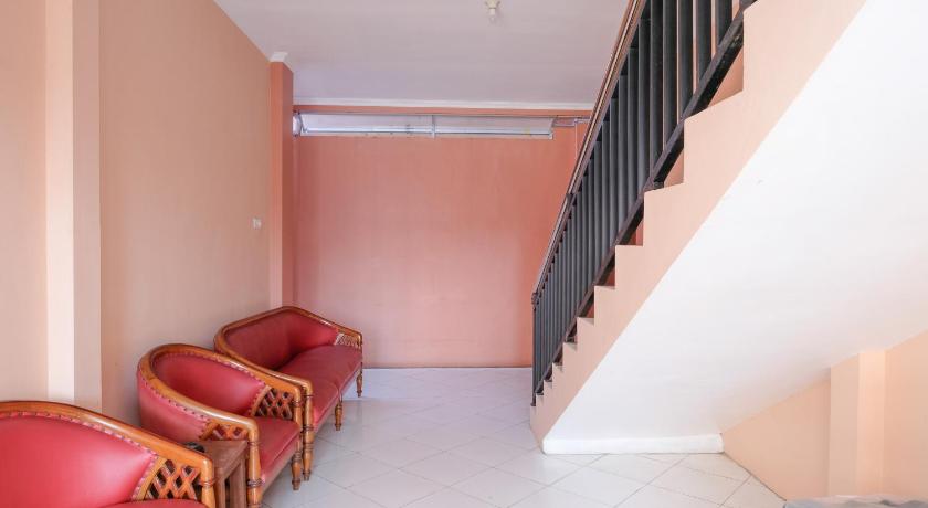 RedDoorz Syariah Miyona near Siliwangi Semarang - image 11