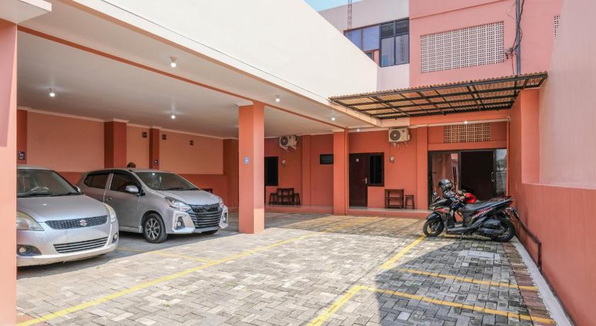 RedDoorz Syariah Miyona near Siliwangi Semarang - image 25