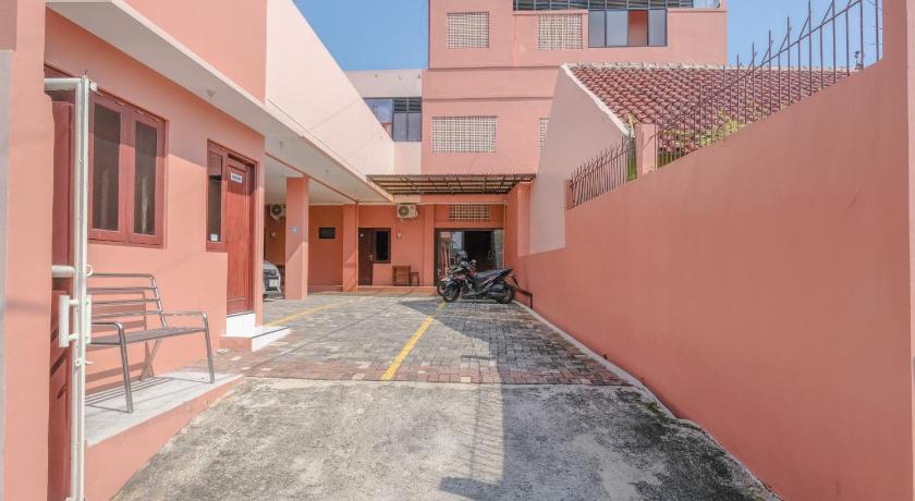 RedDoorz Syariah Miyona near Siliwangi Semarang - image 39