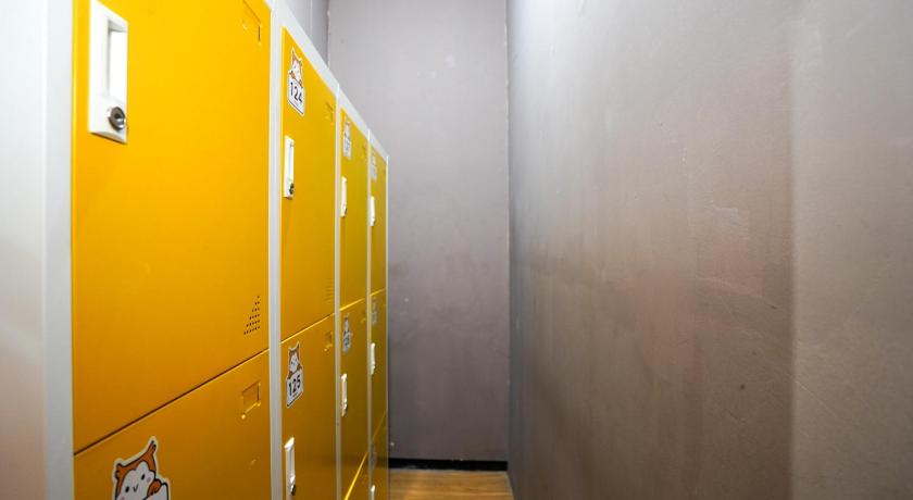 RedDoorz Hostel near Malang Train Station 3 - image 31