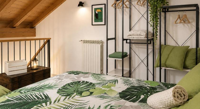 Lilly House -Garden Home near Lake Como Switzerland and Milan