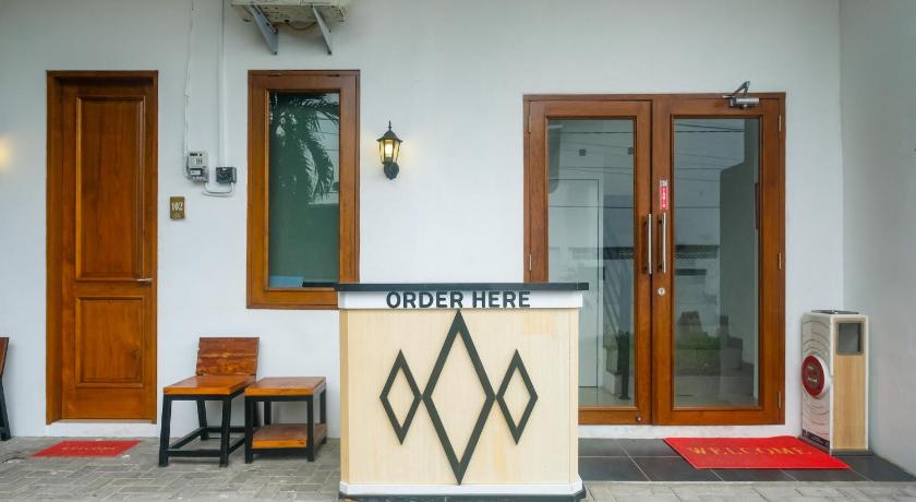 RedDoorz Near Simpang Lima Semarang - image 11