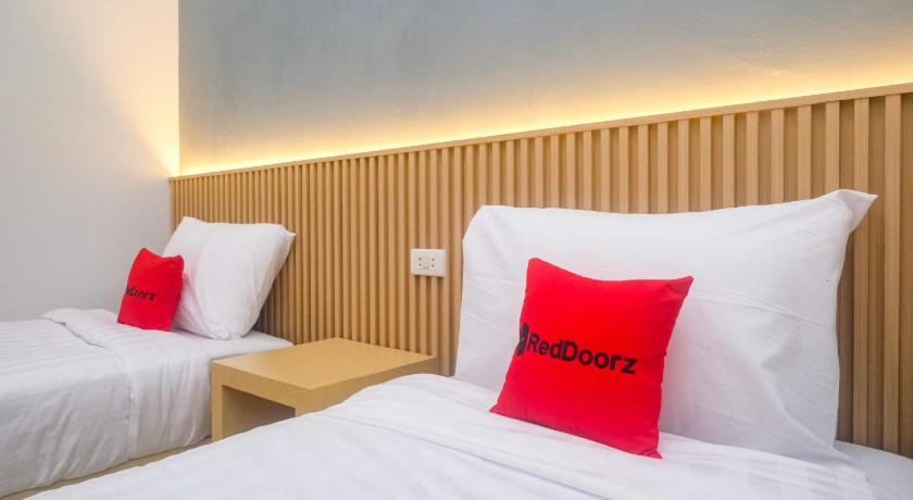 RedDoorz Near Simpang Lima Semarang - image 46