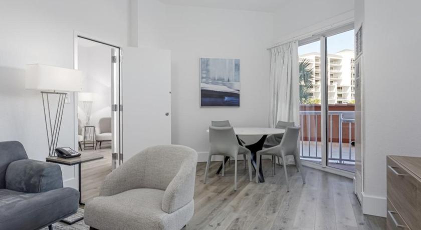Image of King Suite with Coastline View 0