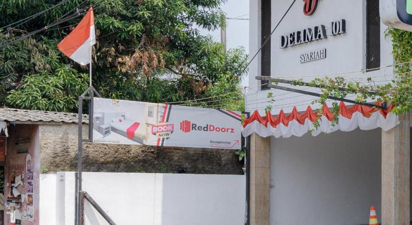 RedDoorz Syariah near Mall Of Serang – Serang, ID