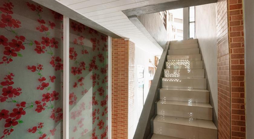 RedDoorz Syariah near Mall Of Serang – Serang, ID